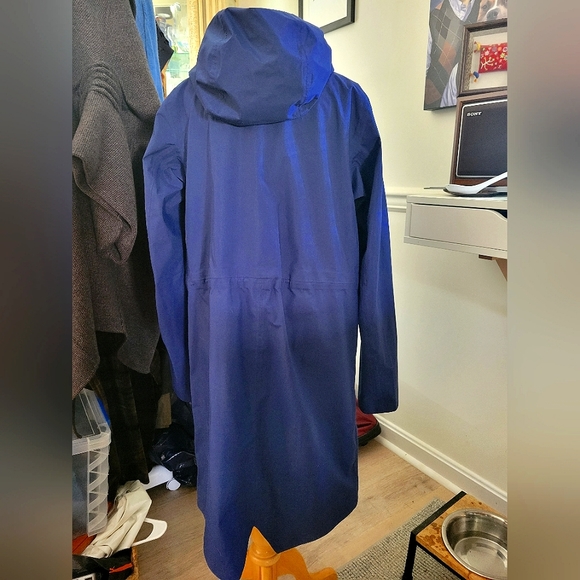 Lululemon Rain Haven Jacket - Picture 6 of 7